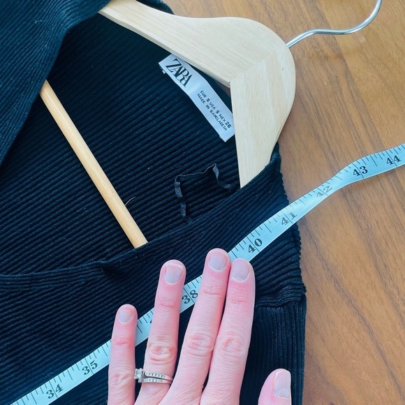 Zara Black V-Neck Ribbed Fitted Midi Dress - Picture 4 of 8